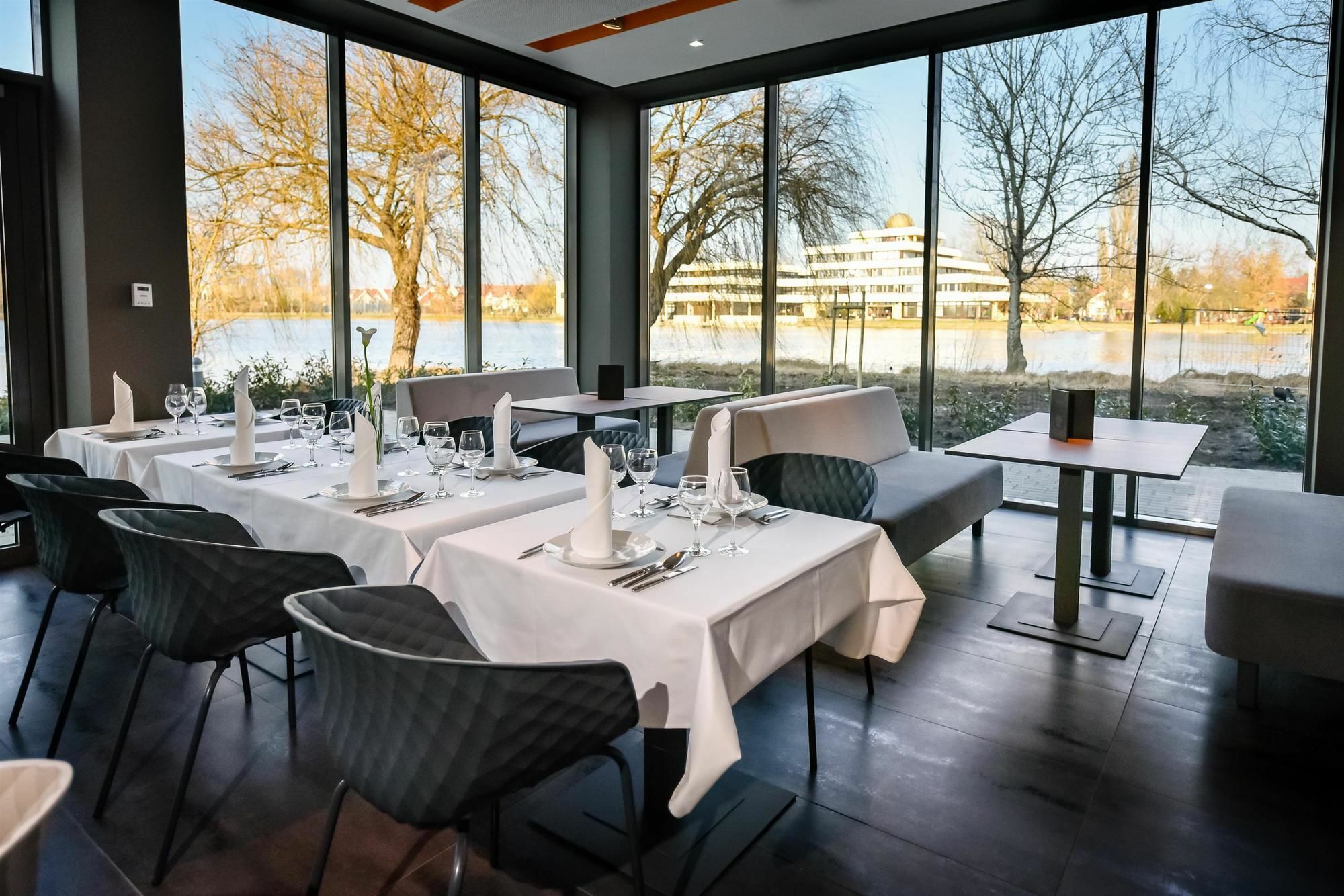 Best Western Plus Lakeside Hotel Szekesfehervar Exterior foto